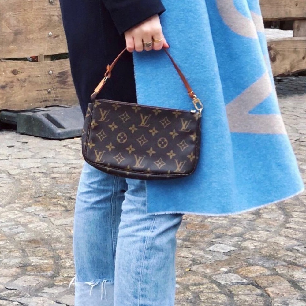 Louis Vuitton pochette Accessoire clutch